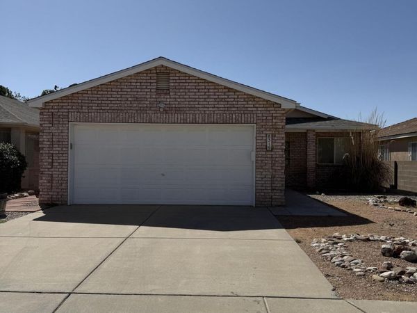 8319 Santa Clarita Street NE, Albuquerque, NM 87113