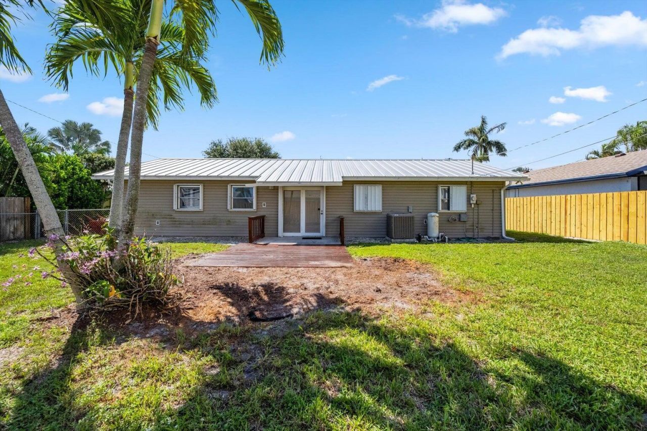 8053 SE Carlton Street, Hobe Sound, FL 33455 Photo