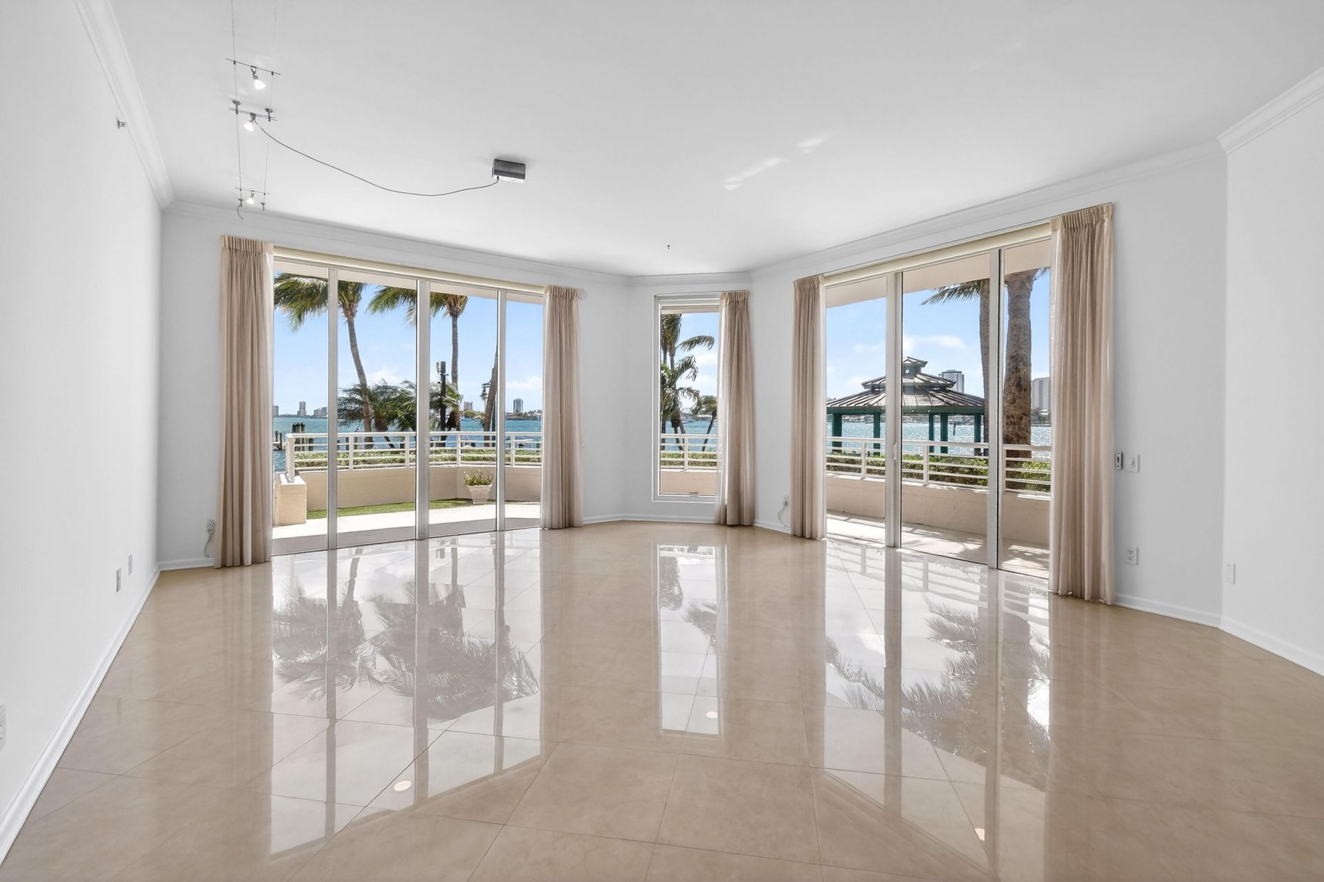2650 Lake Shore Drive, Unit 106, Riviera Beach, FL 33404 Photo