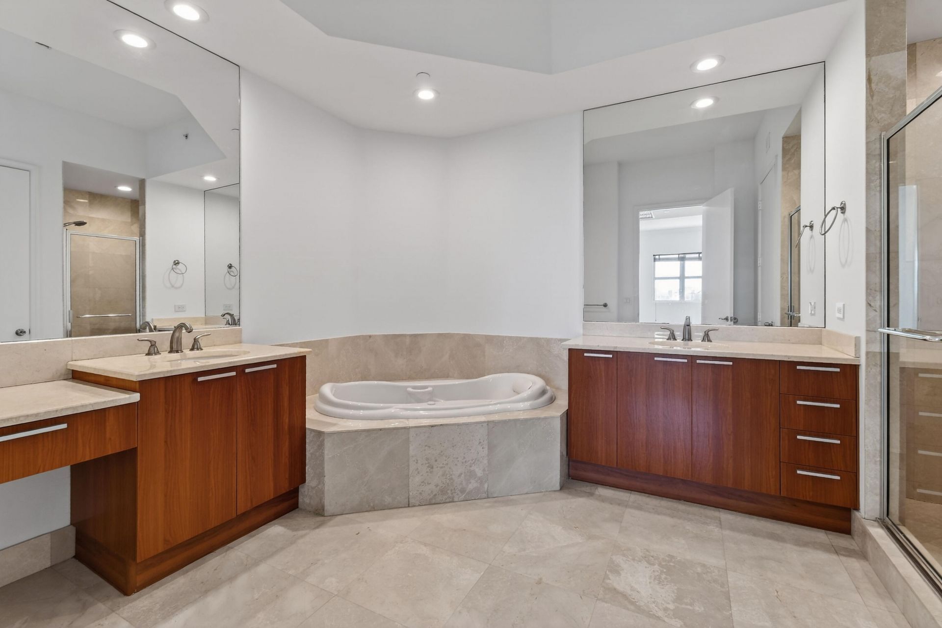2650 Lake Shore Drive, Unit 106, Riviera Beach, FL 33404 Photo