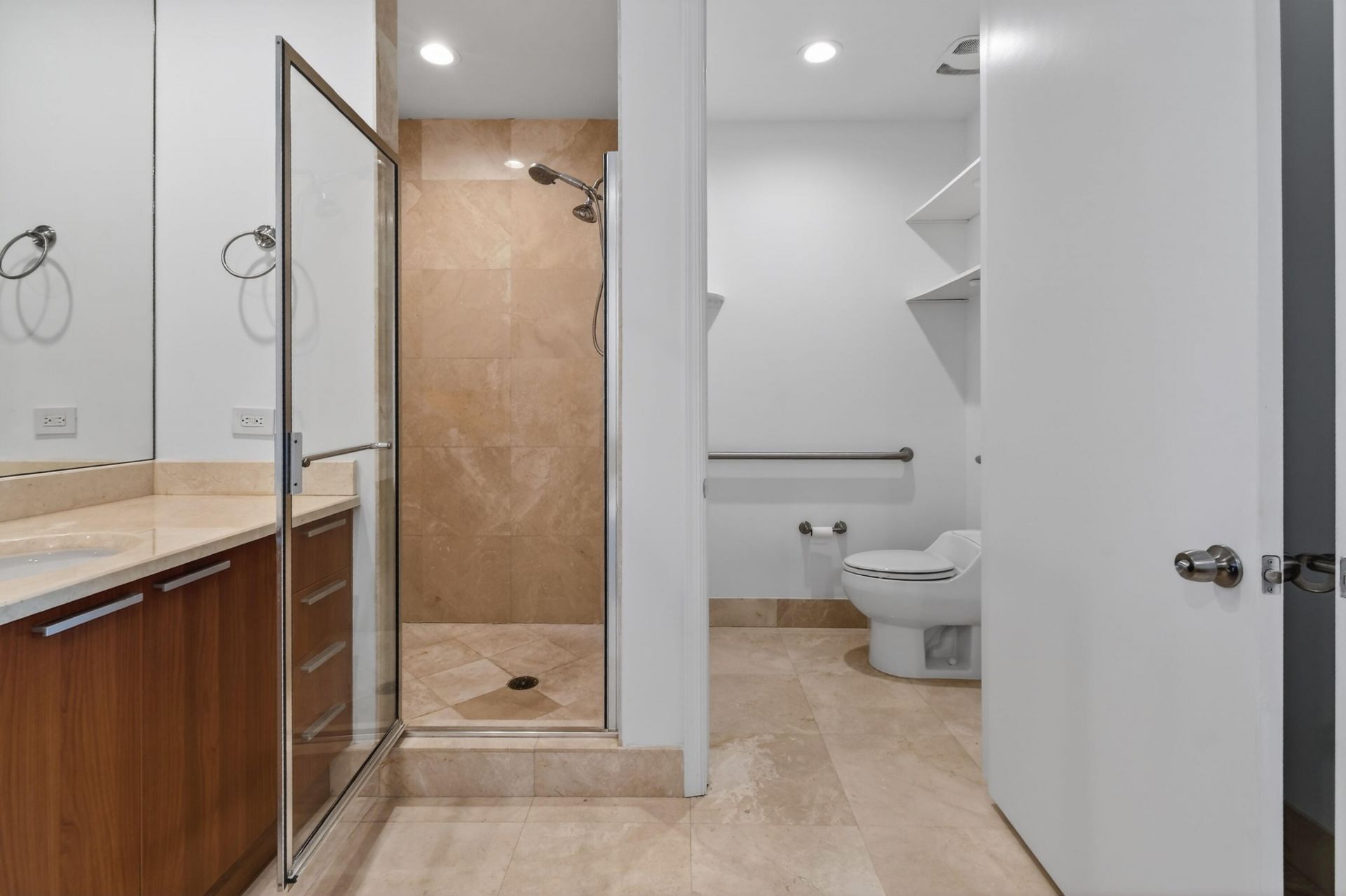 2650 Lake Shore Drive, Unit 106, Riviera Beach, FL 33404 Photo