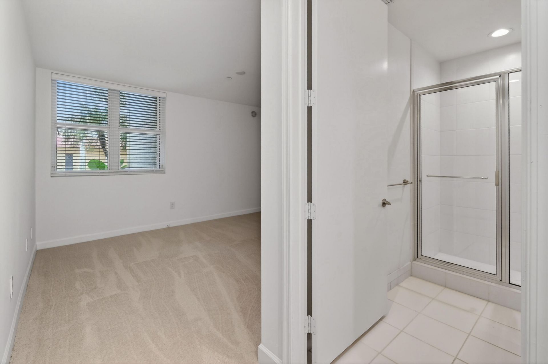 2650 Lake Shore Drive, Unit 106, Riviera Beach, FL 33404 Photo