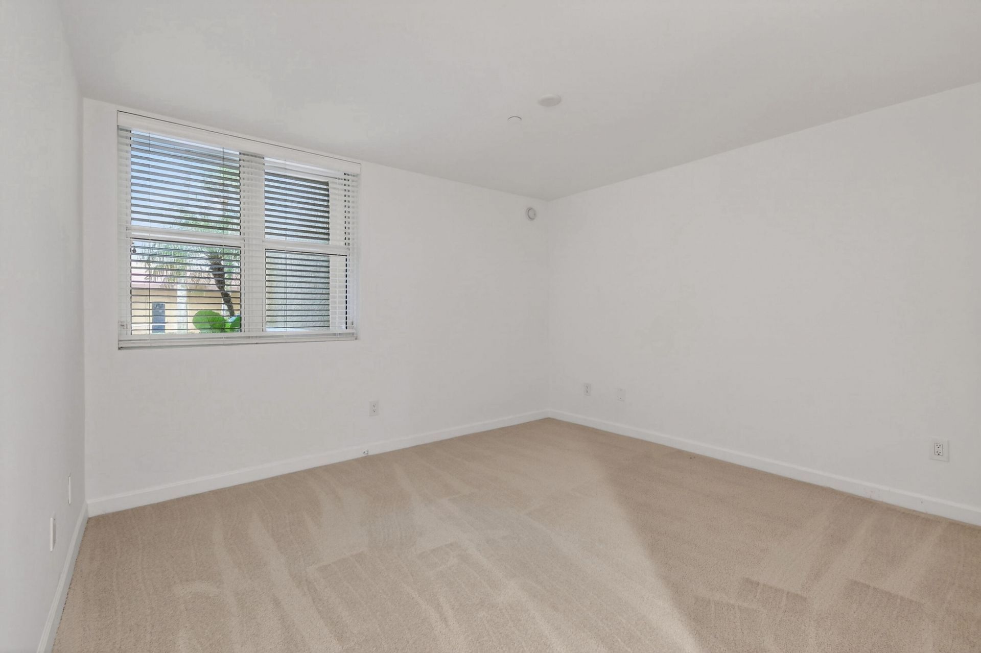 2650 Lake Shore Drive, Unit 106, Riviera Beach, FL 33404 Photo
