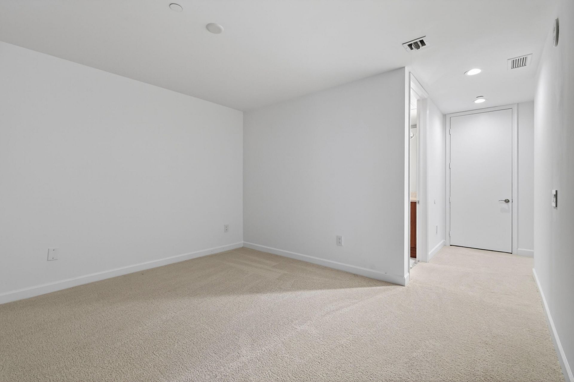 2650 Lake Shore Drive, Unit 106, Riviera Beach, FL 33404 Photo