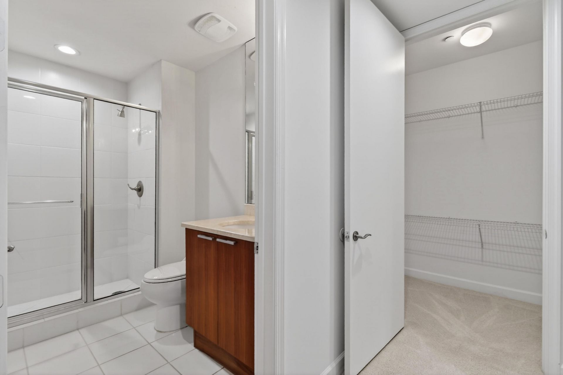 2650 Lake Shore Drive, Unit 106, Riviera Beach, FL 33404 Photo