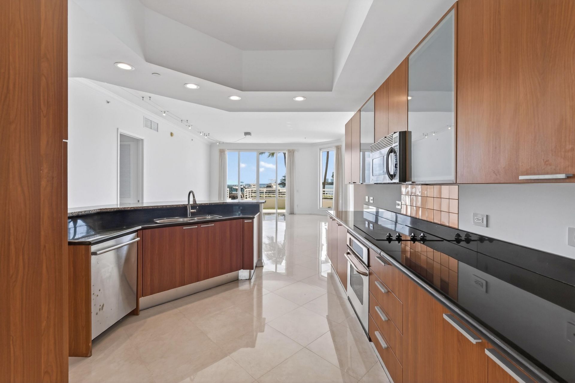 2650 Lake Shore Drive, Unit 106, Riviera Beach, FL 33404 Photo