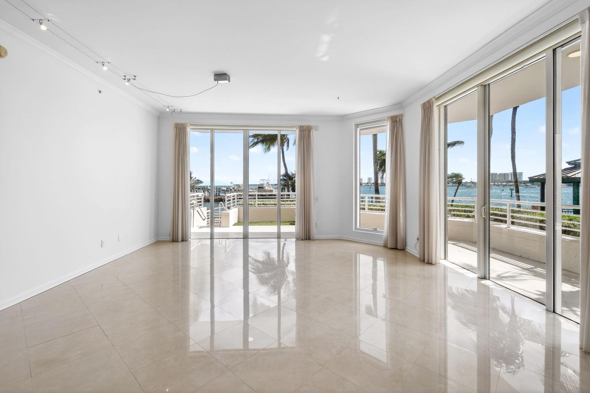 2650 Lake Shore Drive, Unit 106, Riviera Beach, FL 33404 Photo