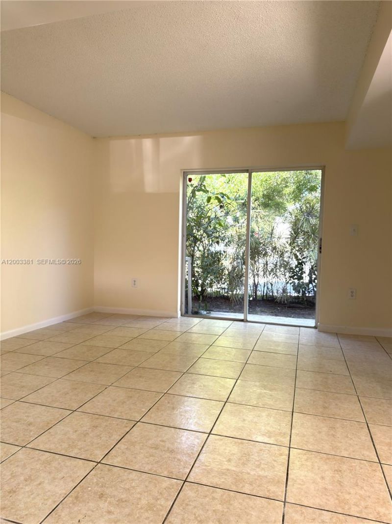 14020 NE 3rd Ct , Unit 5, Miami, FL 33161 Photo