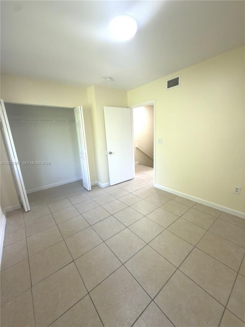 14020 NE 3rd Ct , Unit 5, Miami, FL 33161 Photo