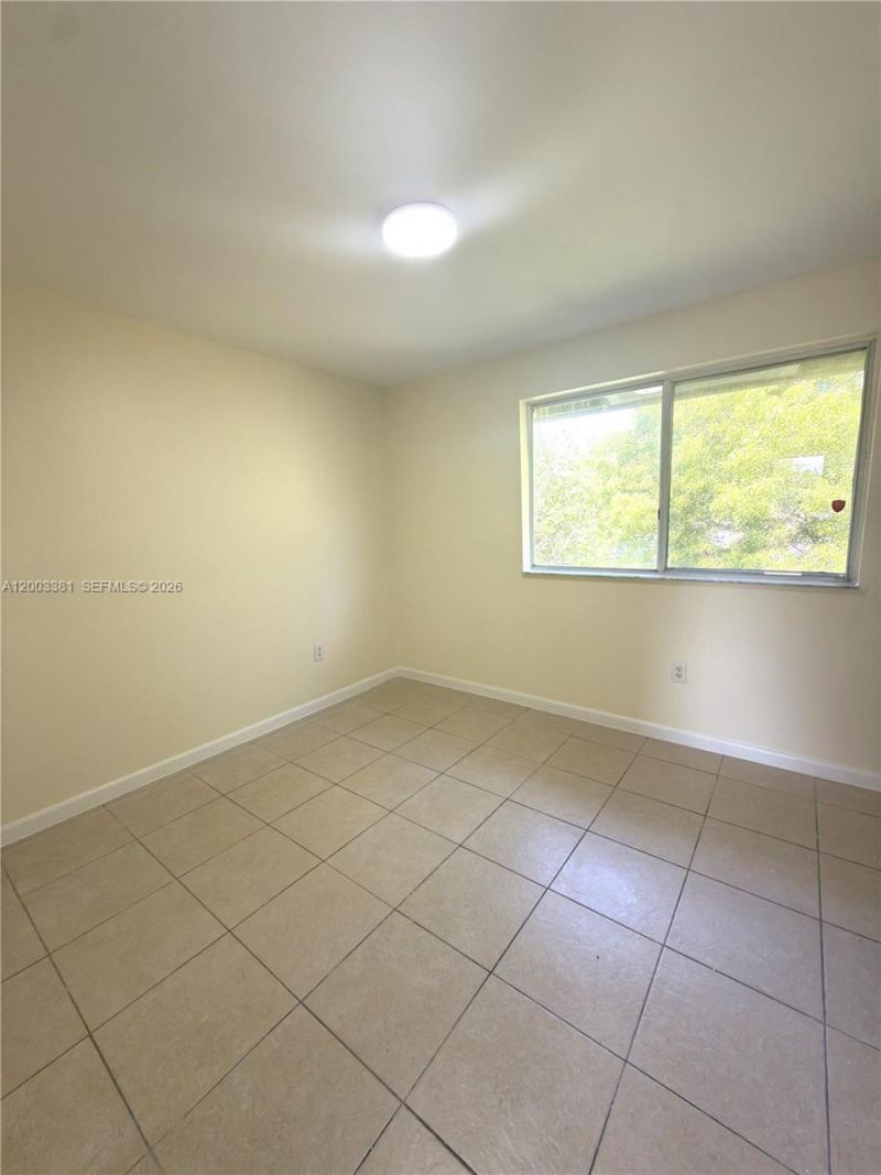 14020 NE 3rd Ct , Unit 5, Miami, FL 33161 Photo