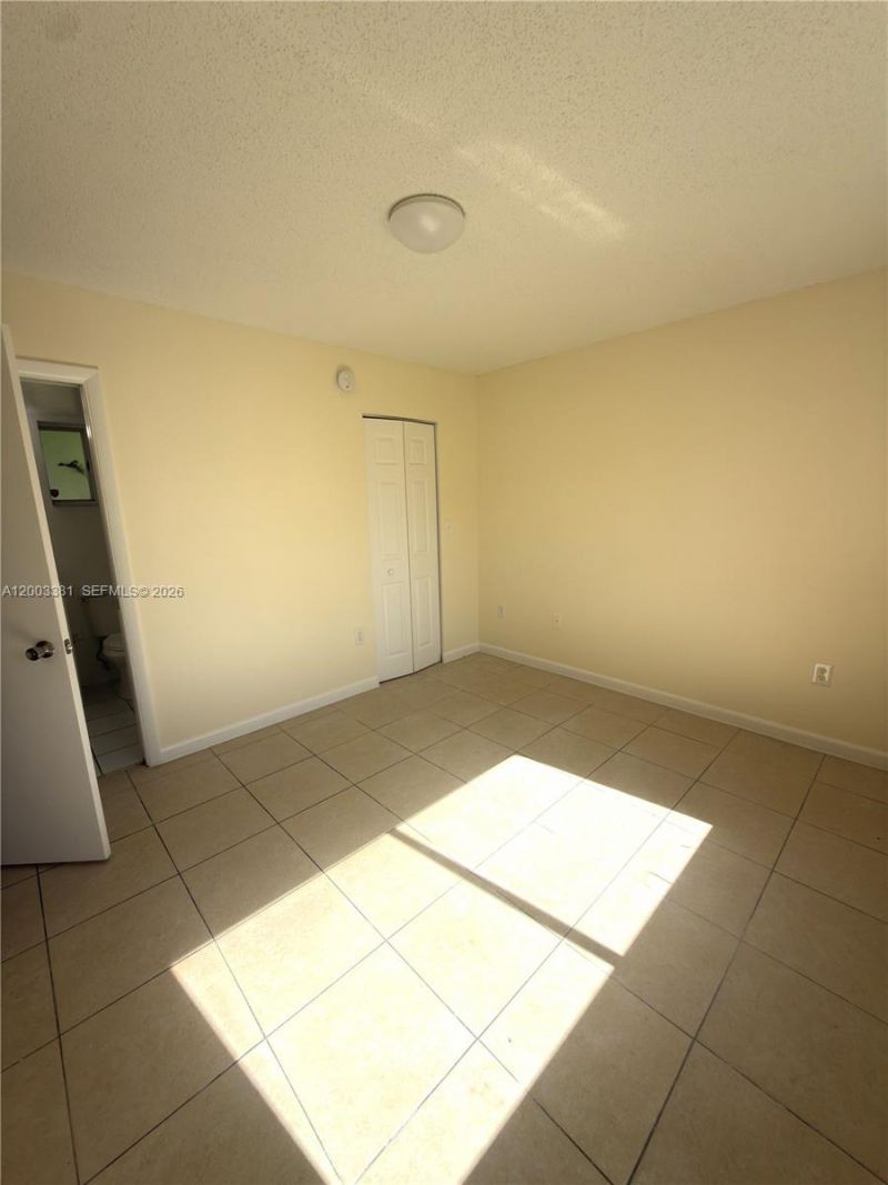 14020 NE 3rd Ct , Unit 5, Miami, FL 33161 Photo