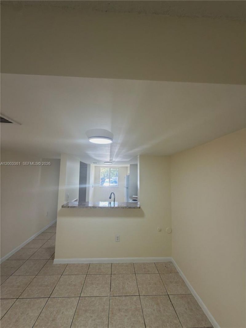 14020 NE 3rd Ct , Unit 5, Miami, FL 33161 Photo