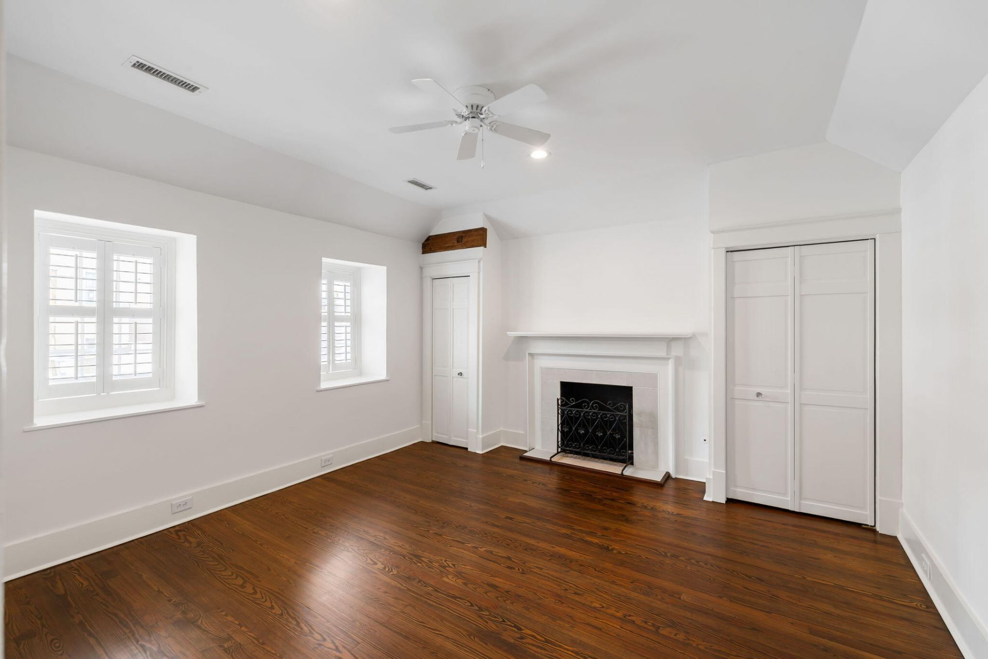 8 & 8 1/2 Elliott St. Photo 10