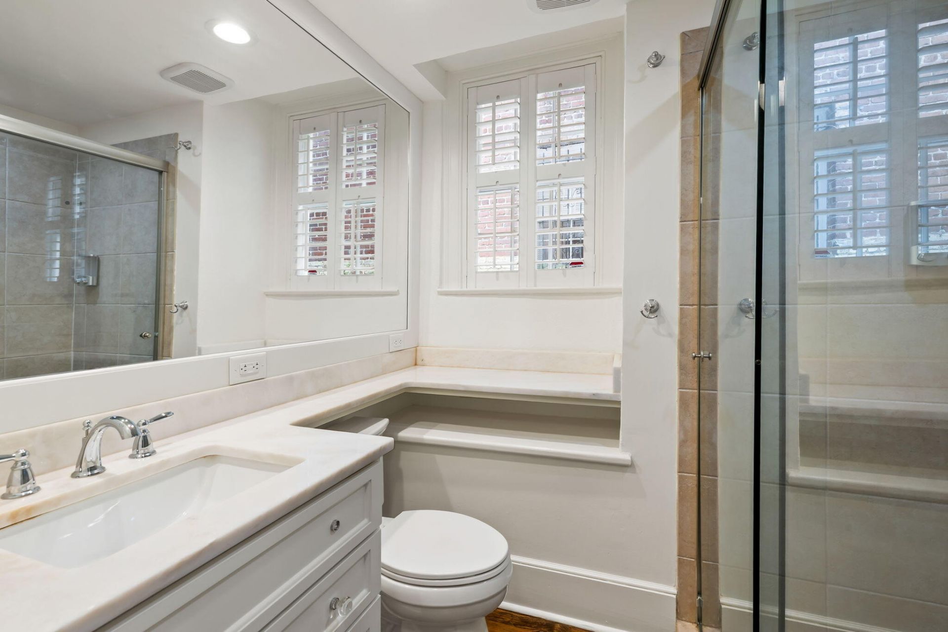 8 & 8 1/2 Elliott St. Photo 18