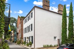 8 & 8 1/2 Elliott St. photo 4