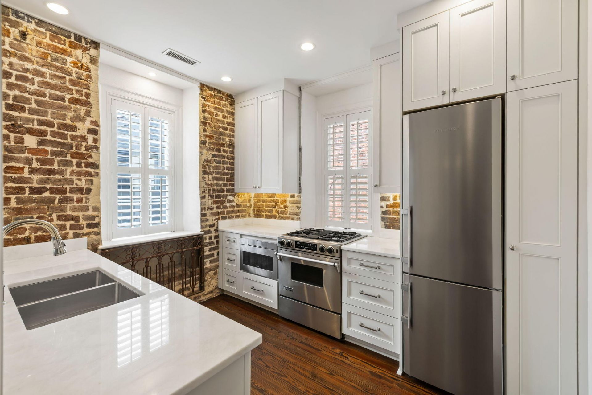 8 & 8 1/2 Elliott St. Photo 9