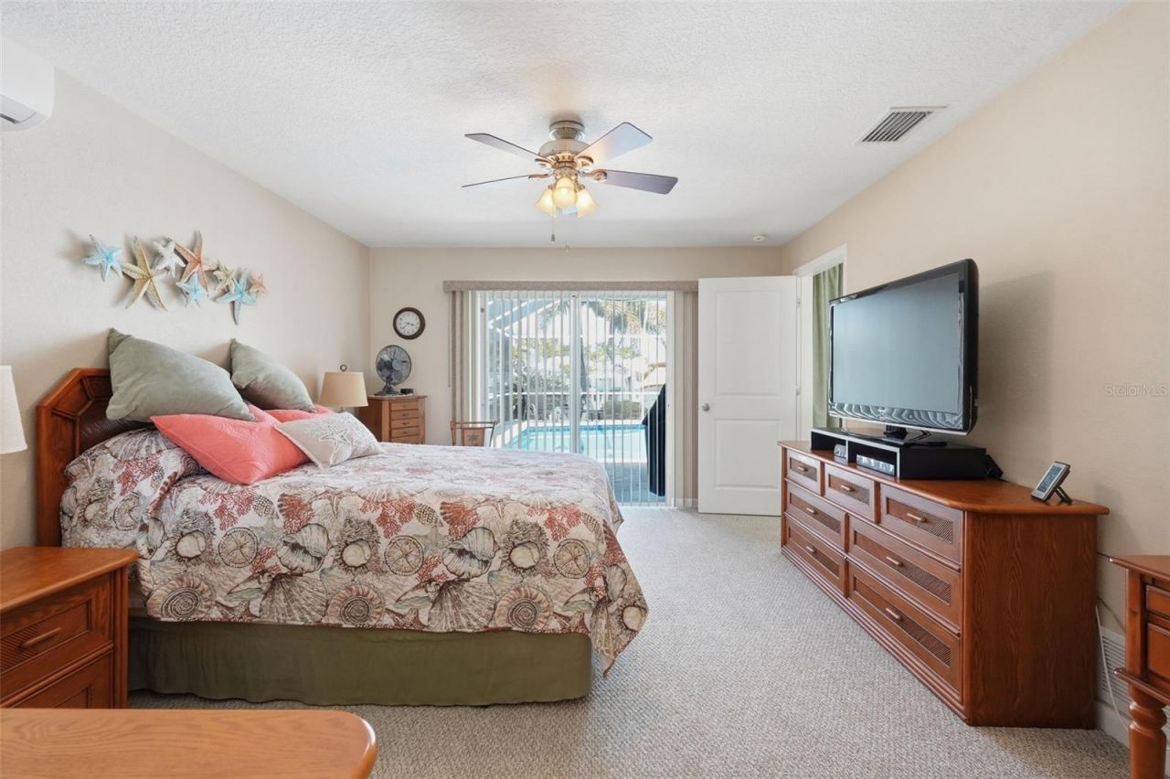 5860 Leeland Street S, Saint Petersburg, FL 33715 Photo