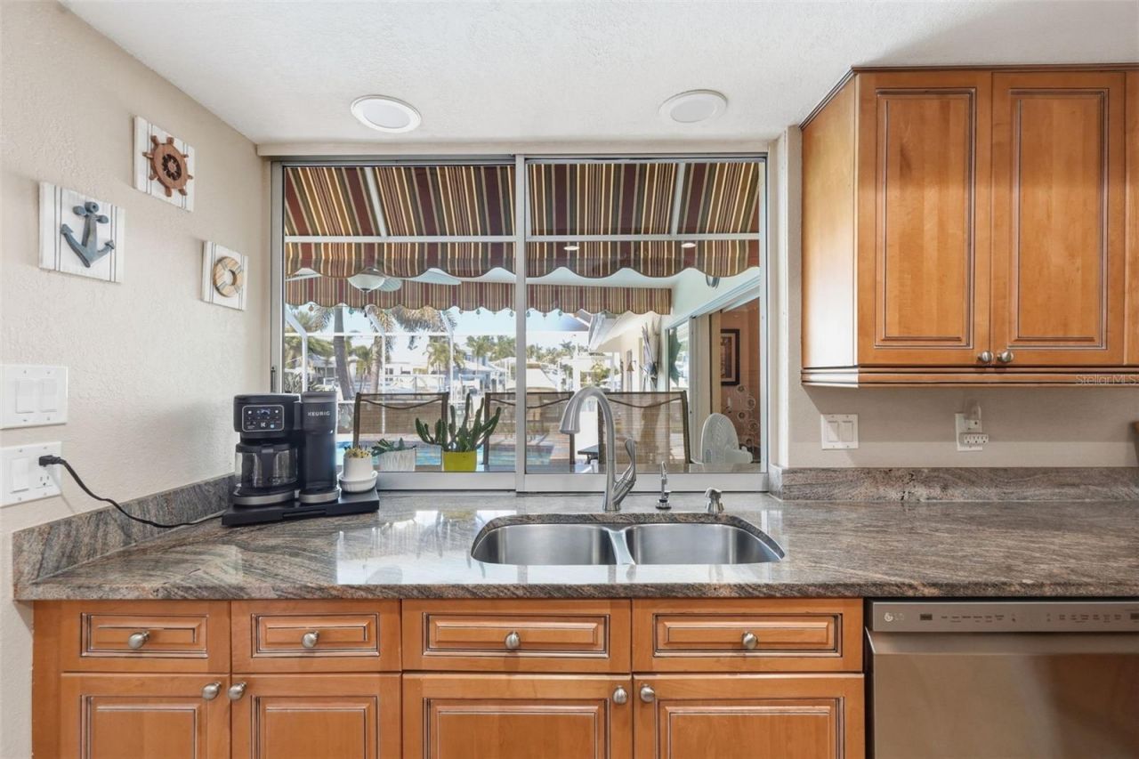 5860 Leeland Street S, Saint Petersburg, FL 33715 Photo
