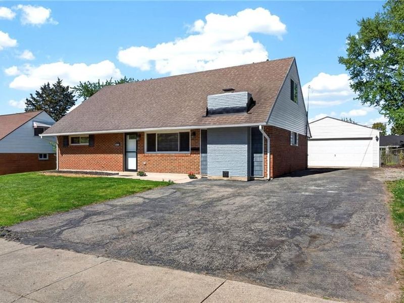 5975 Rosalie Road, Huber Heights, OH 45424 Photo 2