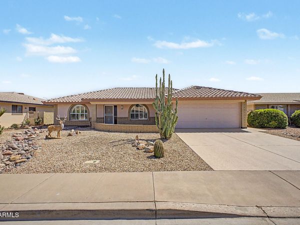 8231 E NIDO Avenue, Mesa, AZ 85209