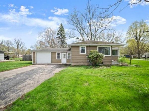 10517 Mary Ann Street, Zeeland, MI 49464