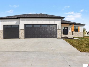 7942 Ponce Street , Lincoln, NE 68516