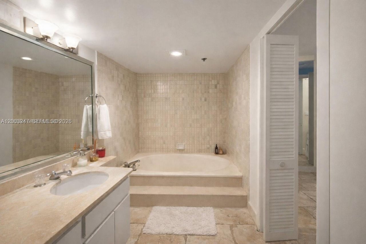 251 Crandon Blvd , Unit 235, Key Biscayne, FL 33149 Photo