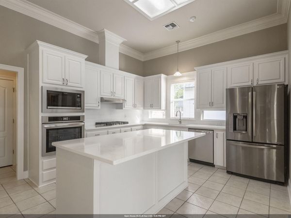 825 Wordsworth Dr, Baton Rouge, LA 70810