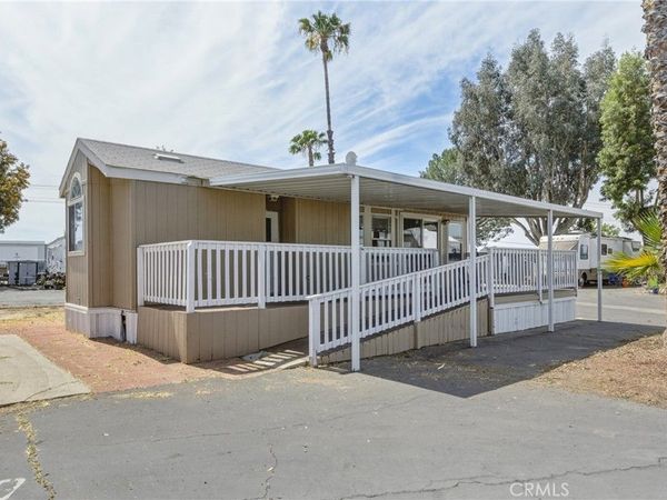 2750 W Acacia Ave , Hemet, CA 92545