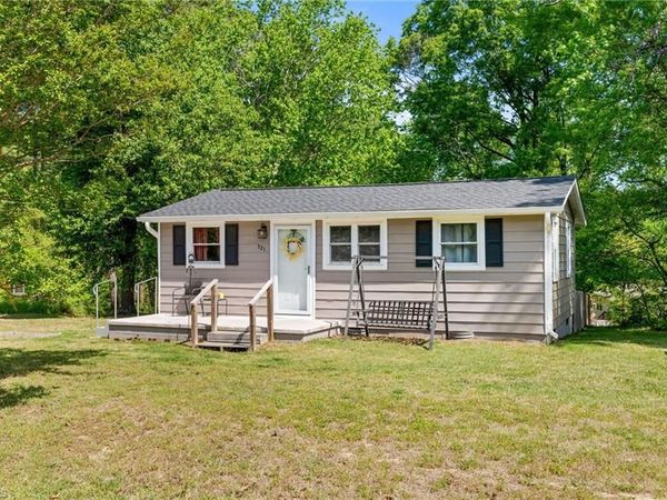 521 Cynthia Road , Greensboro, NC 27406