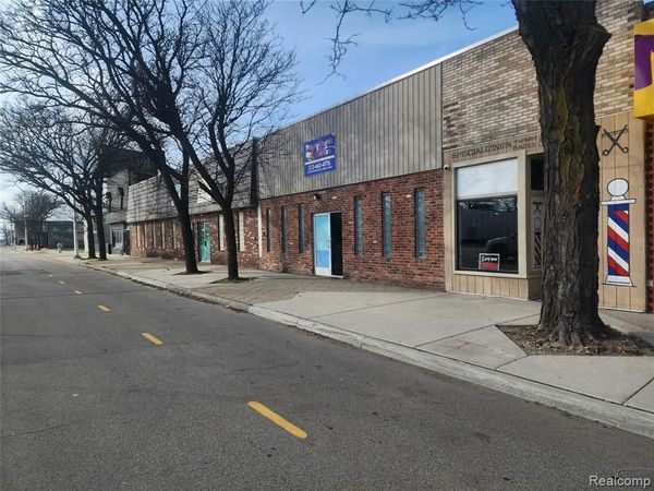 21548 Grand River Avenue , Detroit, MI 48219