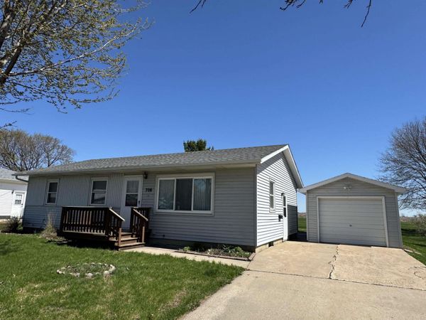 706 Cherry Street, Allison, IA 50602
