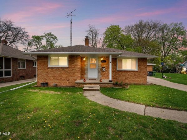 802 Johnson Street , Maumee, OH 43537