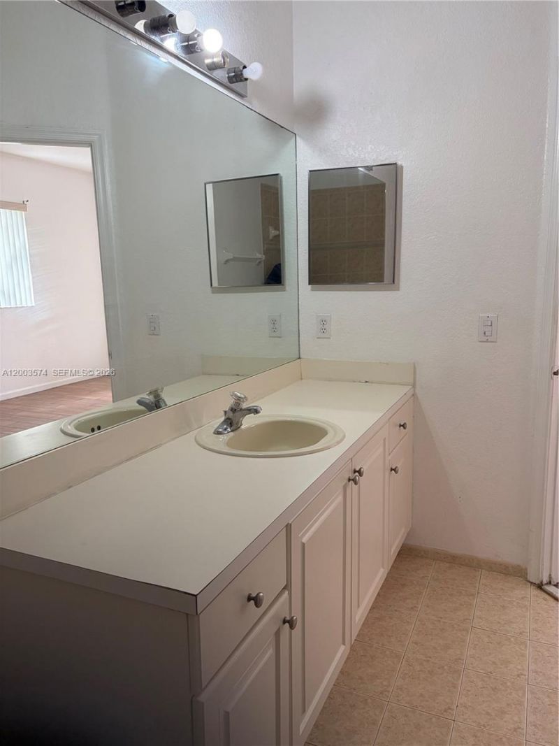 8831 S Isles Cir , Tamarac, FL 33321 Photo