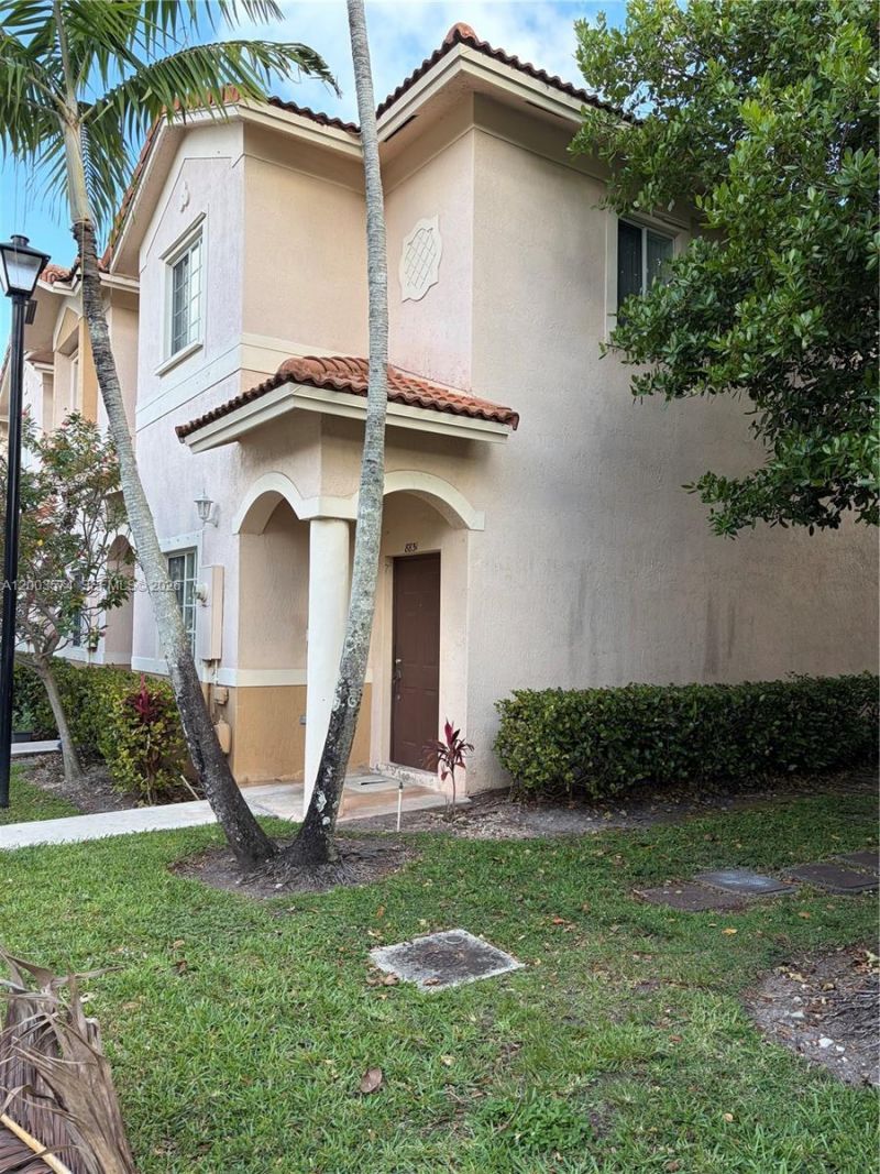 8831 S Isles Cir , Tamarac, FL 33321 Photo