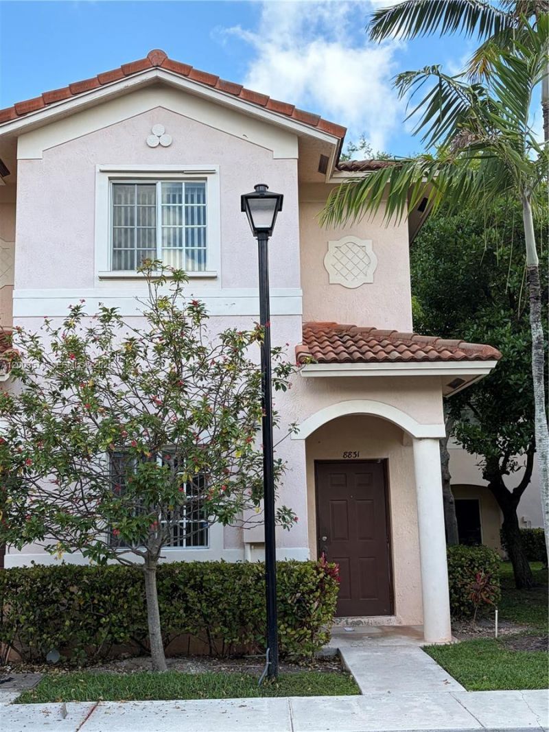 8831 S Isles Cir , Tamarac, FL 33321 Photo