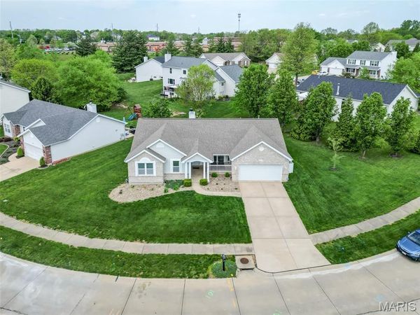 621 Green Tree Meadows Drive , Lake St Louis, MO 63367