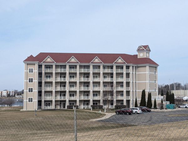 257 Lakeside Drive, Ludington, MI 49431