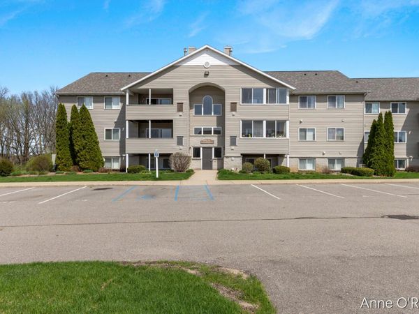 8348 Jasonville Court SE, Unit 33, Caledonia, MI 49316