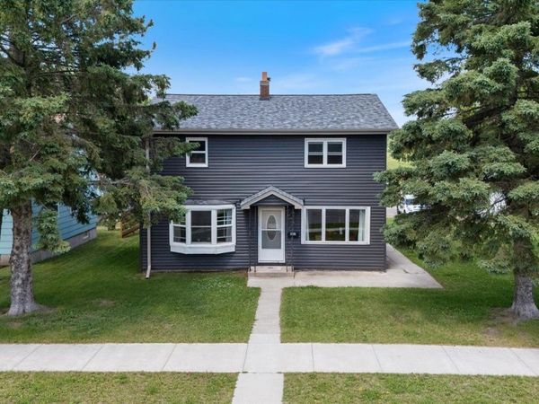 602 8th Street NW, Chisholm, MN 55719