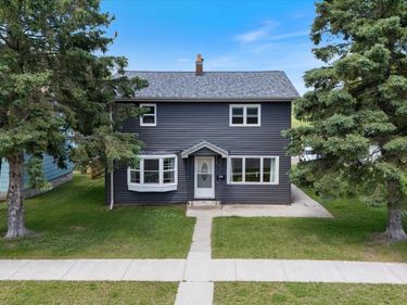602 8th Street NW, Chisholm, MN 55719