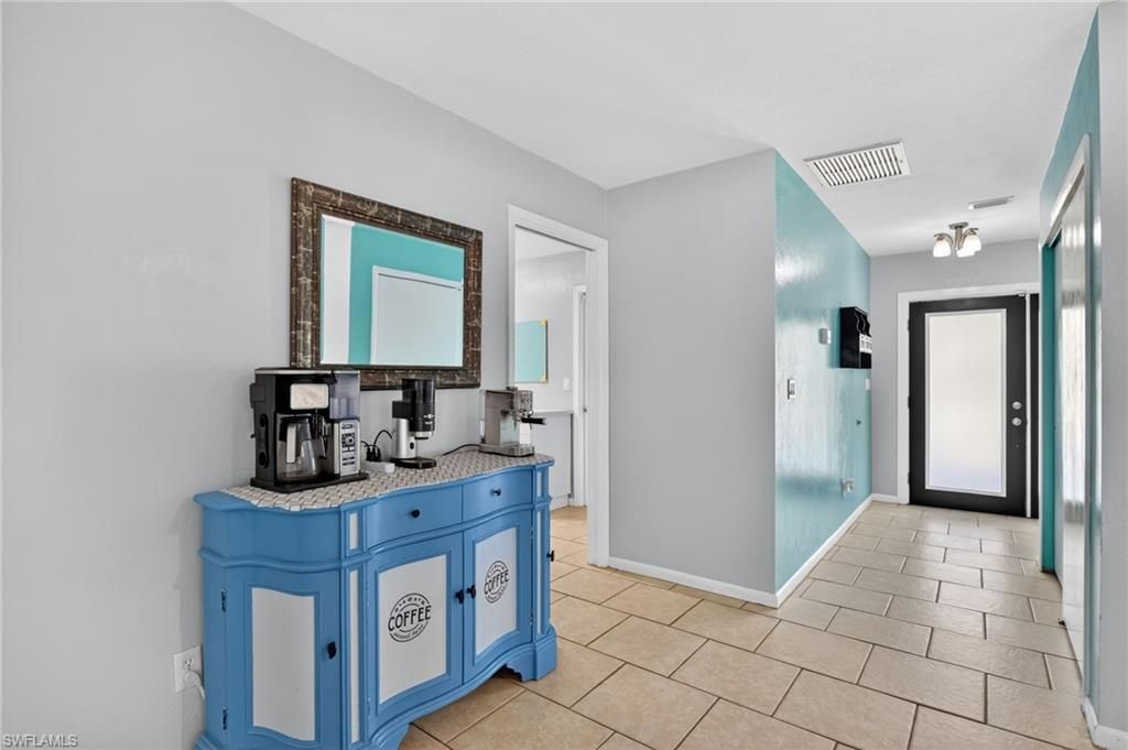 1305 SE 37th Ter , Cape Coral, FL 33904 Photo