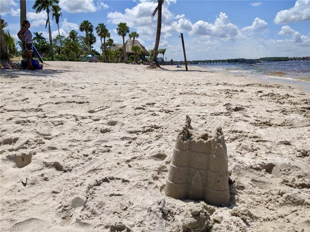 1305 SE 37th Ter , Cape Coral, FL 33904 Photo