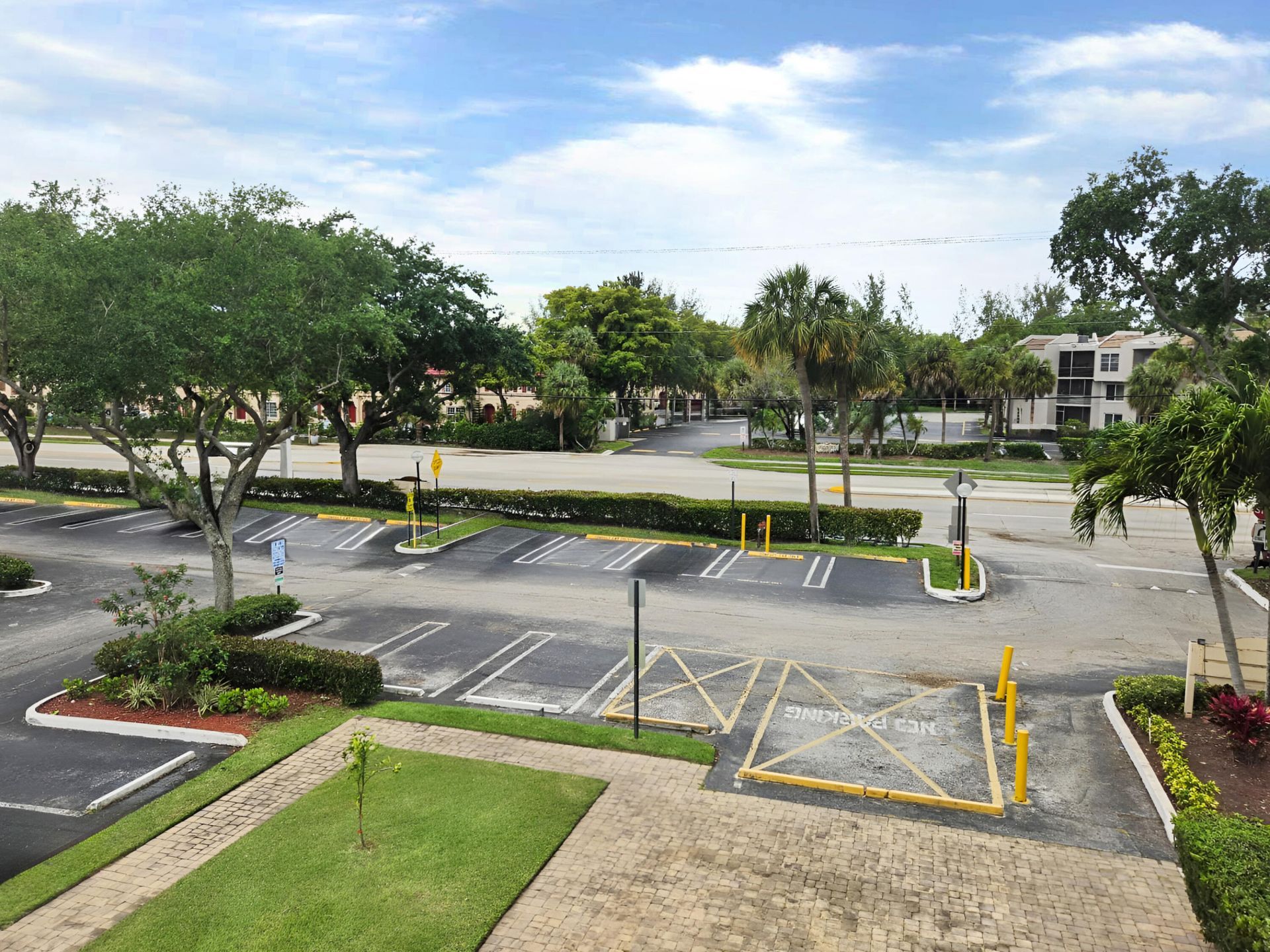 3253 Riverside Drive, Unit D-301, Coral Springs, FL 33065 Photo