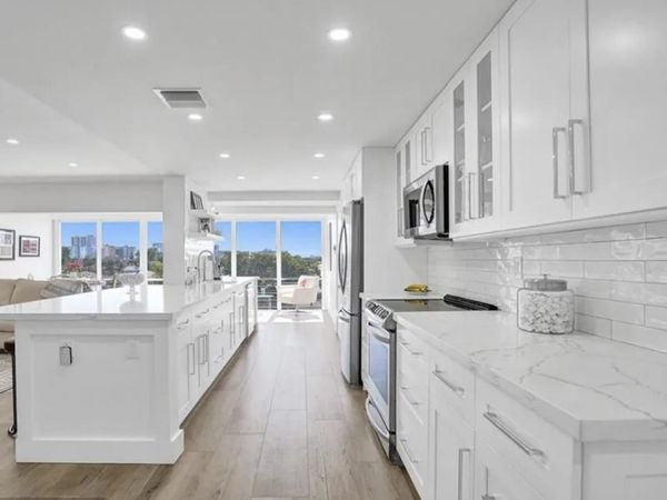 3080 NE 47th Court, Unit 405, Fort Lauderdale, FL 33308