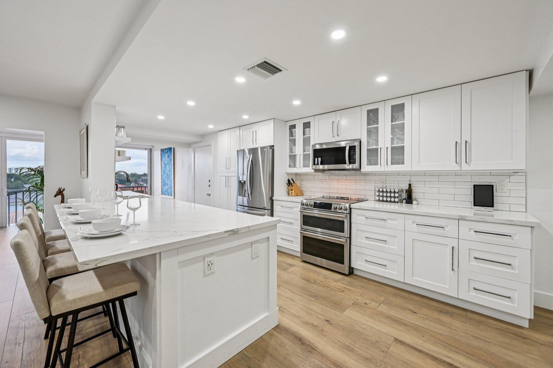 3080 NE 47th Court, Unit 405, Fort Lauderdale, FL 33308 Photo