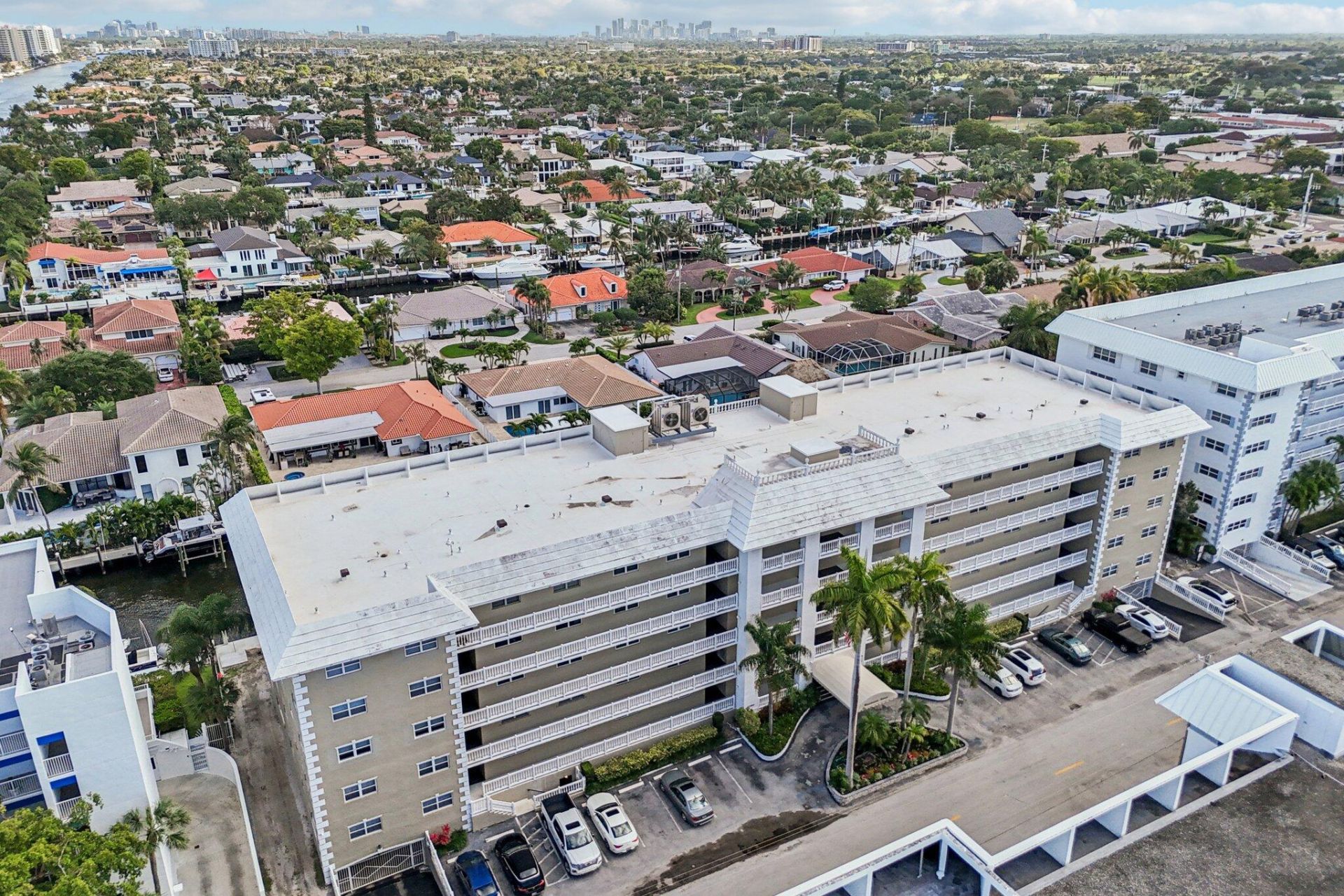 3080 NE 47th Court, Unit 405, Fort Lauderdale, FL 33308 Photo