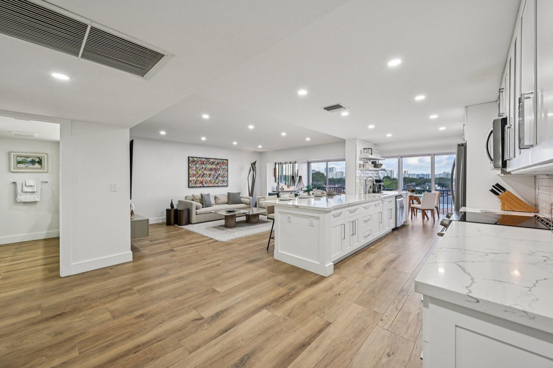 3080 NE 47th Court, Unit 405, Fort Lauderdale, FL 33308 Photo