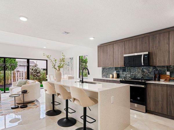 1311 NW 4 Terr , Florida City, FL 33034