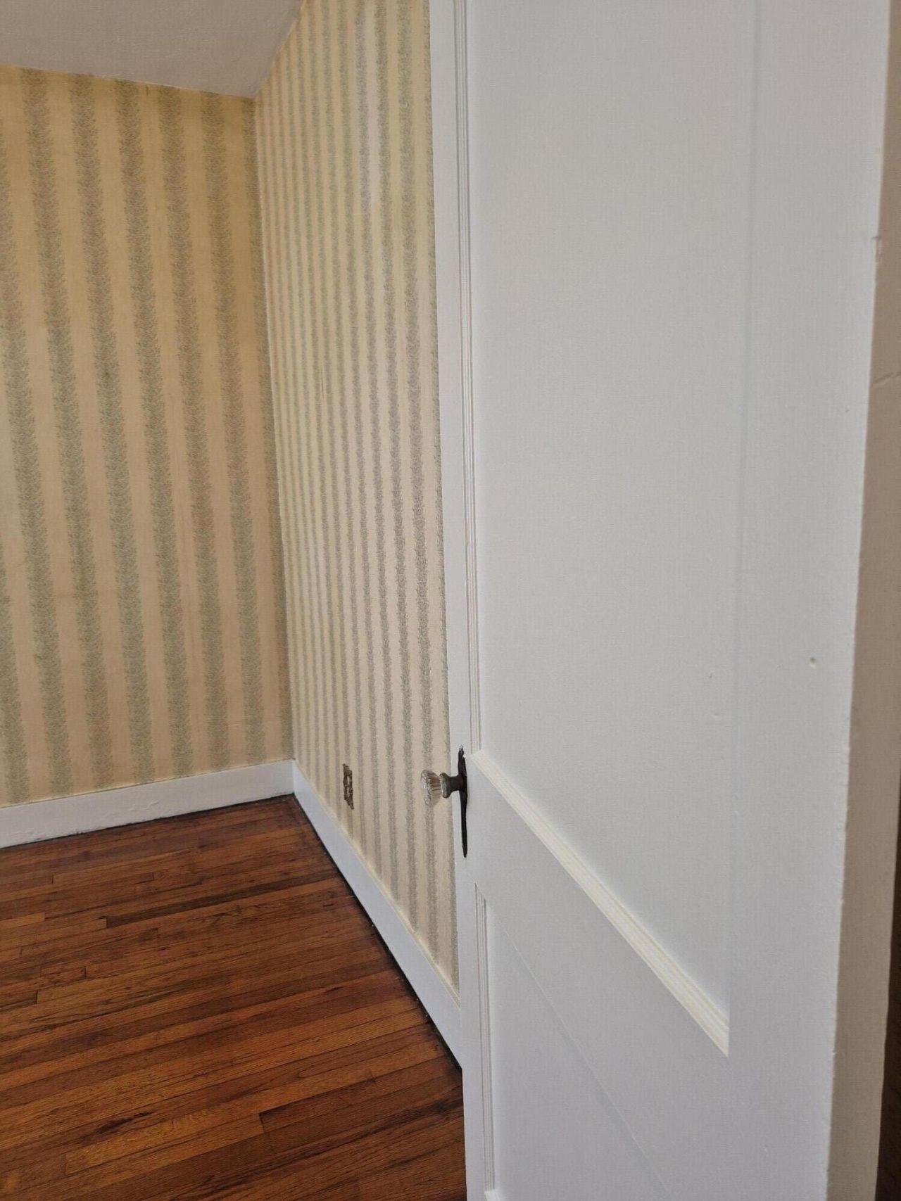 2623 Woodlawn Avenue Photo 11